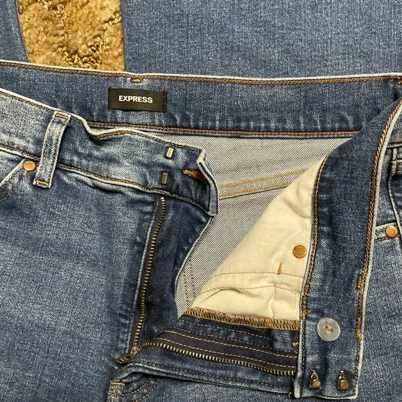 Express 70s Flare Mid Rise Stretch Jean Size 10 Short Woman's - Picture 2 of 7